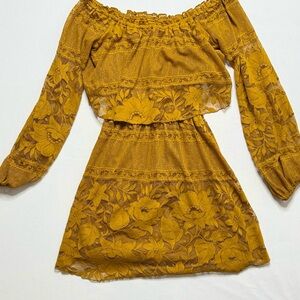 Show Me Your MuMu Golden Lace Off-Shoulder Dress Size XS
